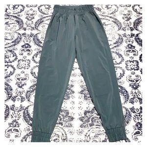 Lululemon jogger juniper green 4 brand new!